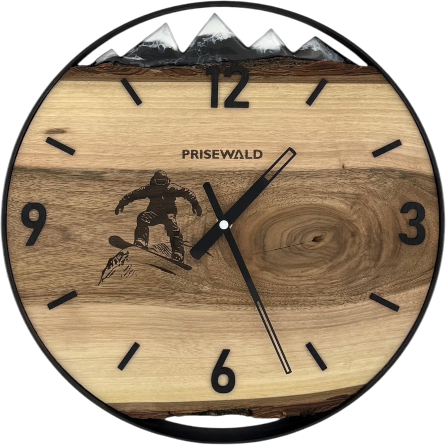 Runde Wanduhr aus Walnussholz, 35 cm, schwarzer Rahmen, arabische Ziffern, schwarzes Epoxidharz, Snowboardfahrer, Schneebedeckte Berge im Hintergrund