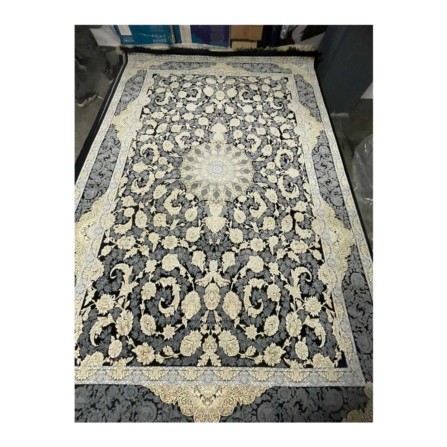 Authentischer Perserteppich - 1200 Shana, Maschinell Gewebte Eleganz mit Traditionellem Iranischem Design