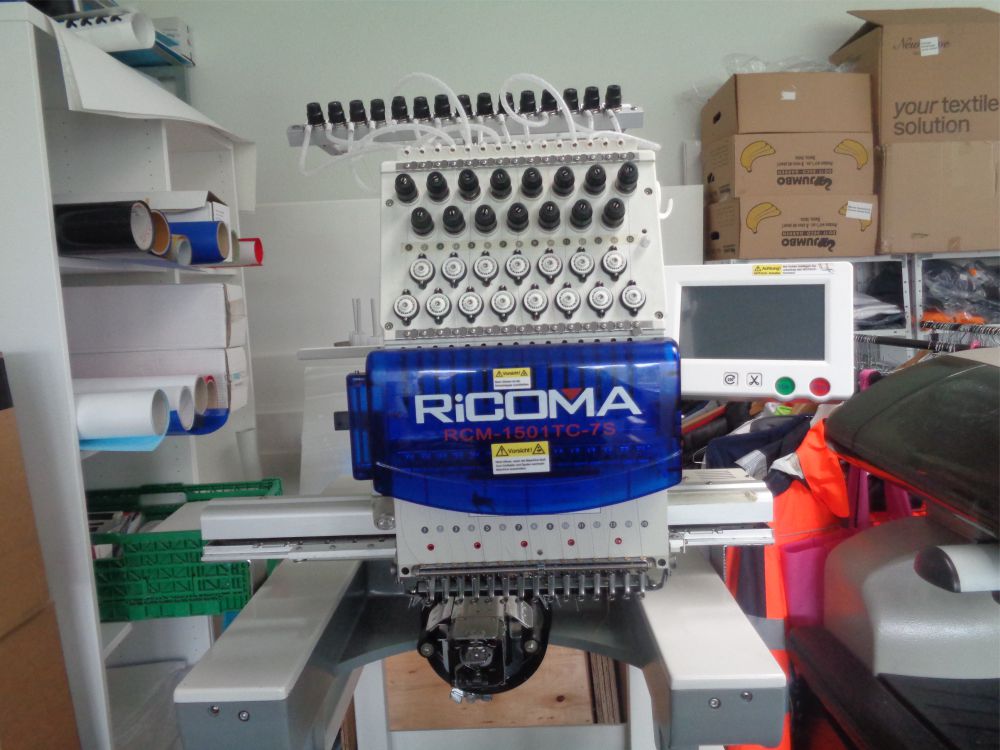 Holen Sie sich jetzt die professionelle Ricoma Stickmaschine und starten Sie durch mit Ihrem eigenen Stickgeschäft!