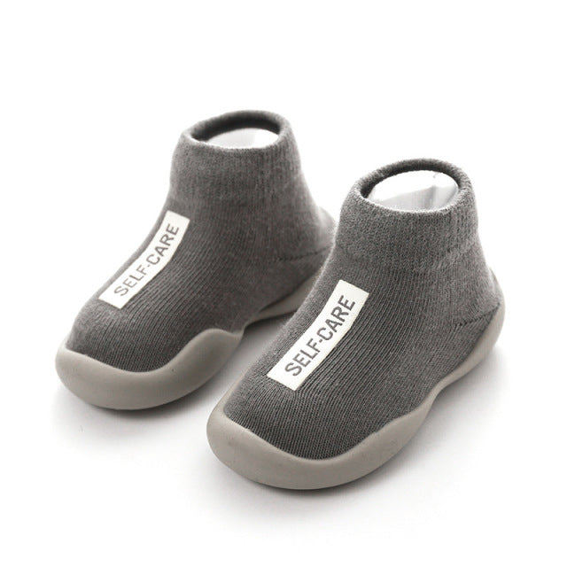 Kinder Socken mit Gummi Sohle - Babyschuhe zum Laufen lernen