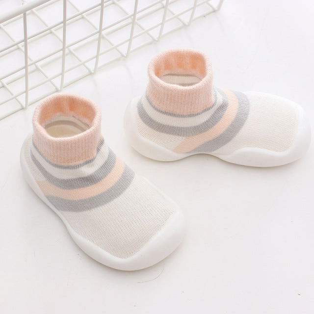 Kinder Socken mit Gummi Sohle - Babyschuhe zum Laufen lernen