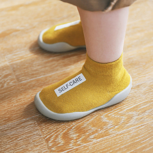 Kinder Socken mit Gummi Sohle - Babyschuhe zum Laufen lernen